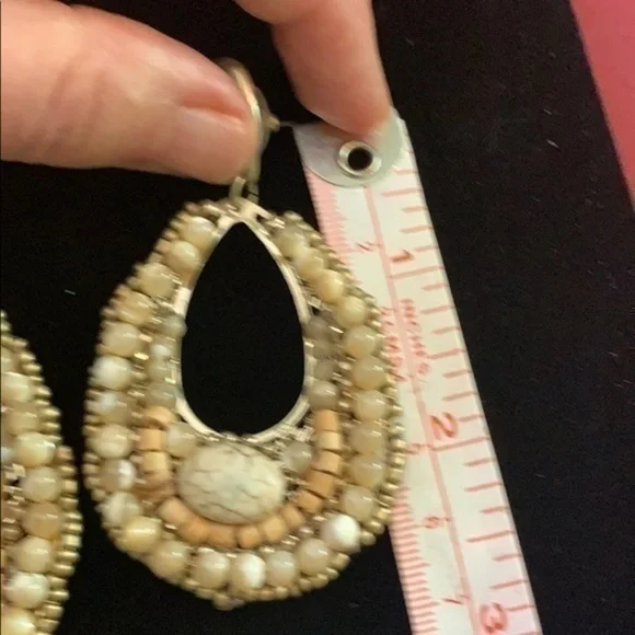 Beautiful Statement drop Pierced Earrings - Picture 5 of 5